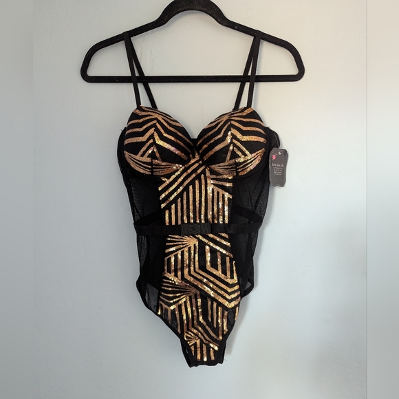 Secret lace Body Suit - Picture 2 of 10